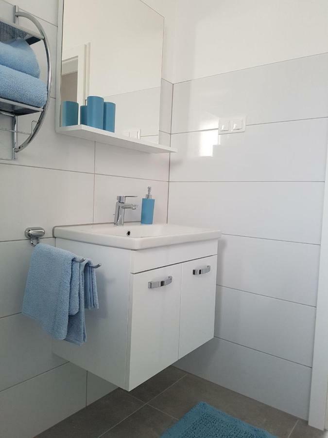 Petra'S Place - Sea View Apartment سلاتين المظهر الخارجي الصورة