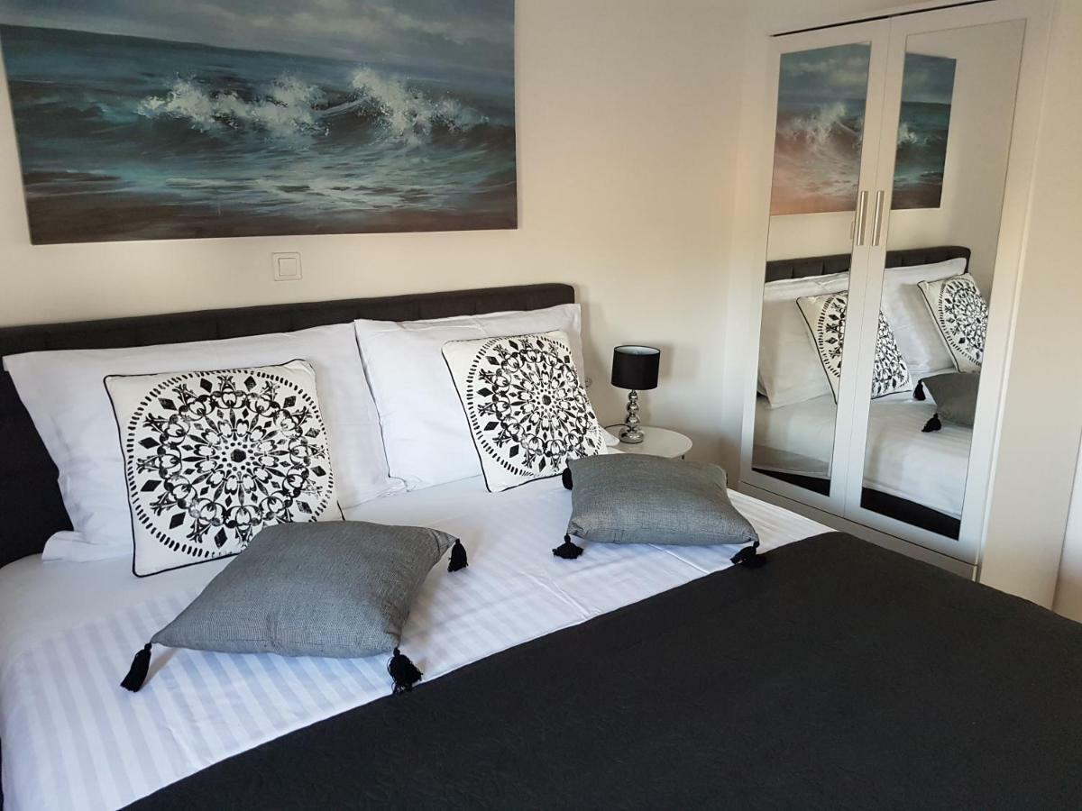 Petra'S Place - Sea View Apartment سلاتين المظهر الخارجي الصورة