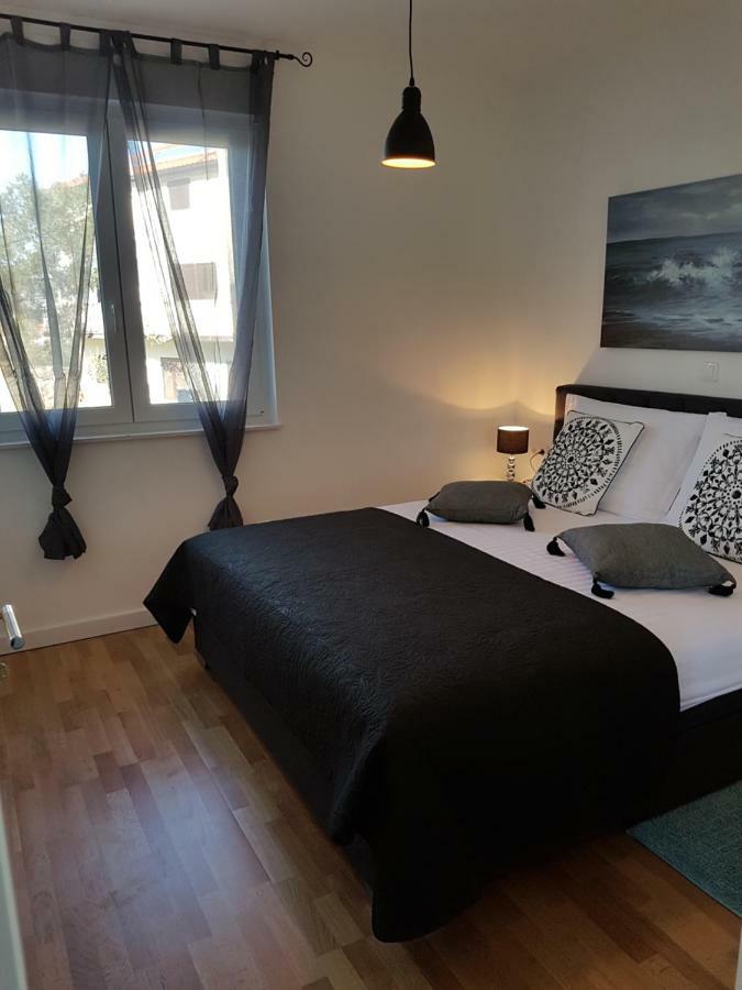 Petra'S Place - Sea View Apartment سلاتين المظهر الخارجي الصورة