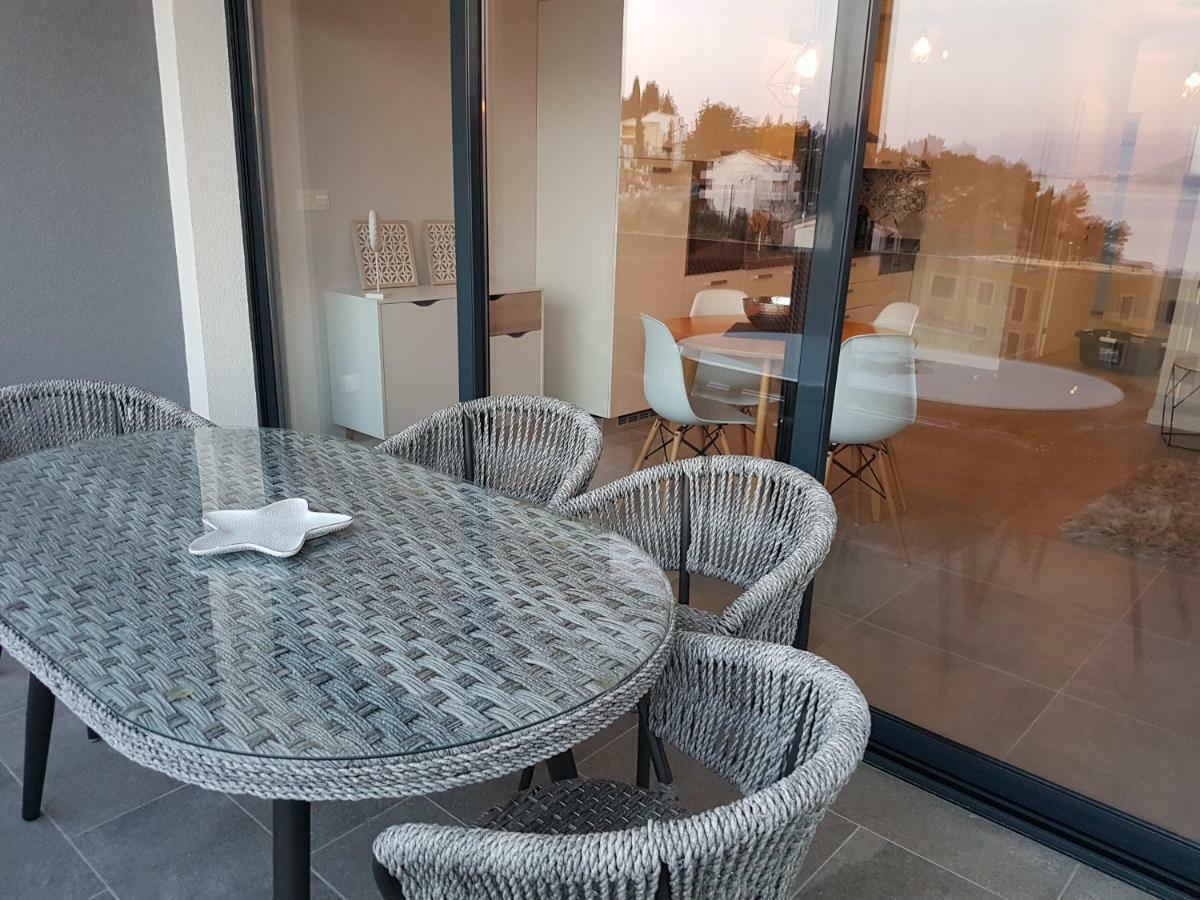 Petra'S Place - Sea View Apartment سلاتين المظهر الخارجي الصورة