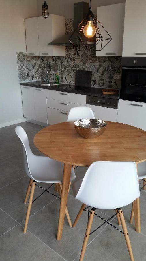 Petra'S Place - Sea View Apartment سلاتين المظهر الخارجي الصورة