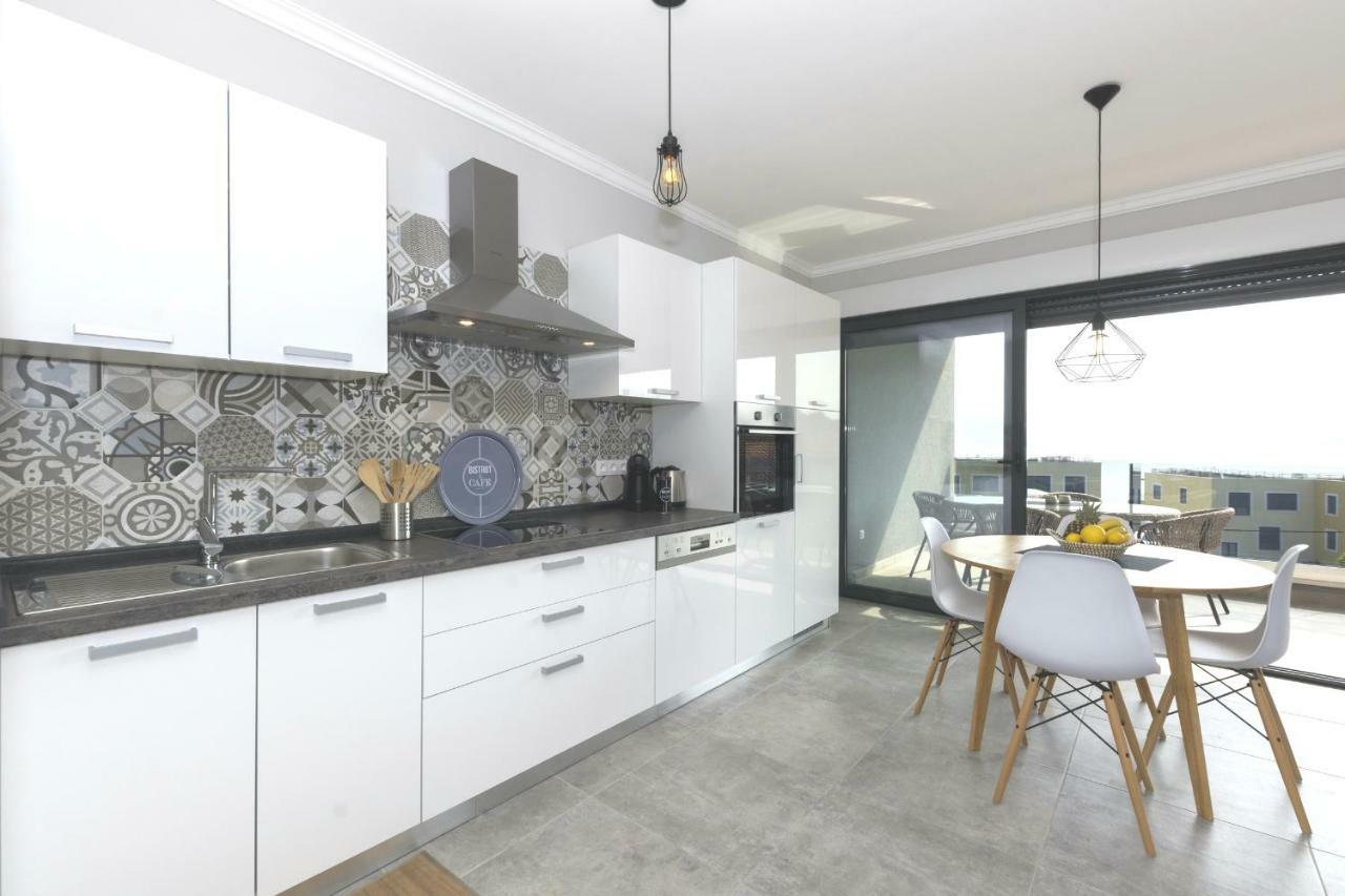 Petra'S Place - Sea View Apartment سلاتين المظهر الخارجي الصورة