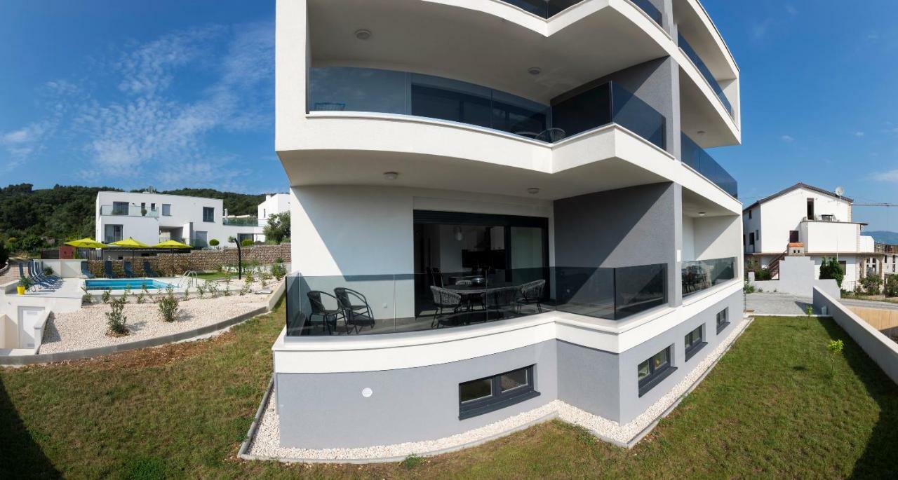 Petra'S Place - Sea View Apartment سلاتين المظهر الخارجي الصورة