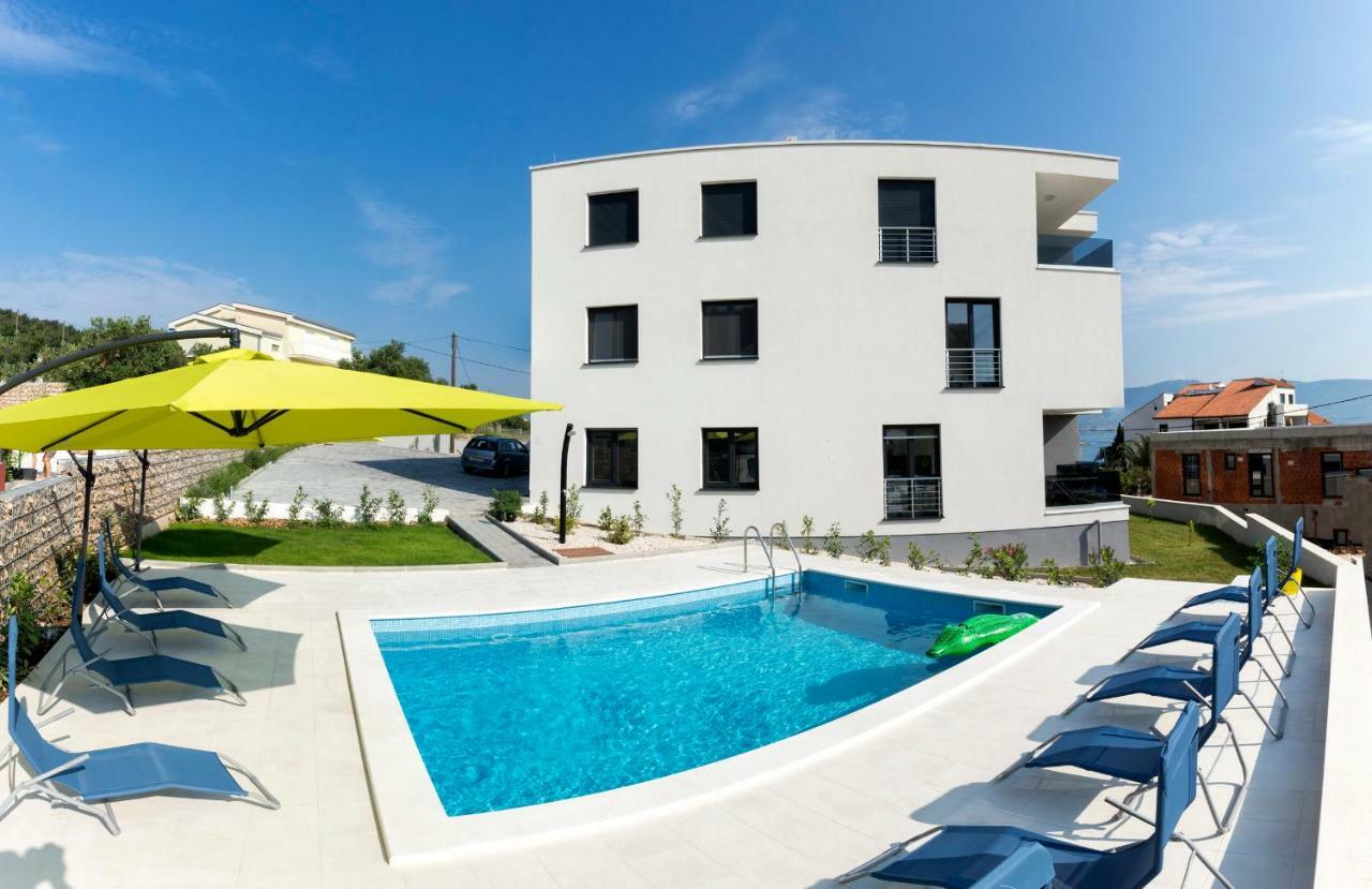 Petra'S Place - Sea View Apartment سلاتين المظهر الخارجي الصورة