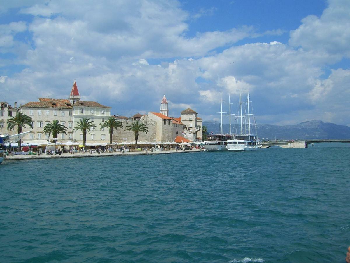 Petra'S Place - Sea View Apartment سلاتين المظهر الخارجي الصورة