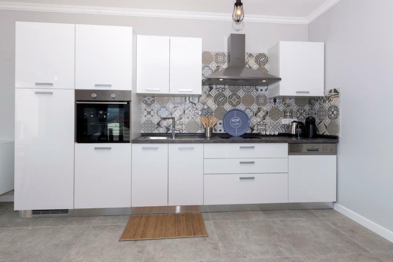 Petra'S Place - Sea View Apartment سلاتين المظهر الخارجي الصورة
