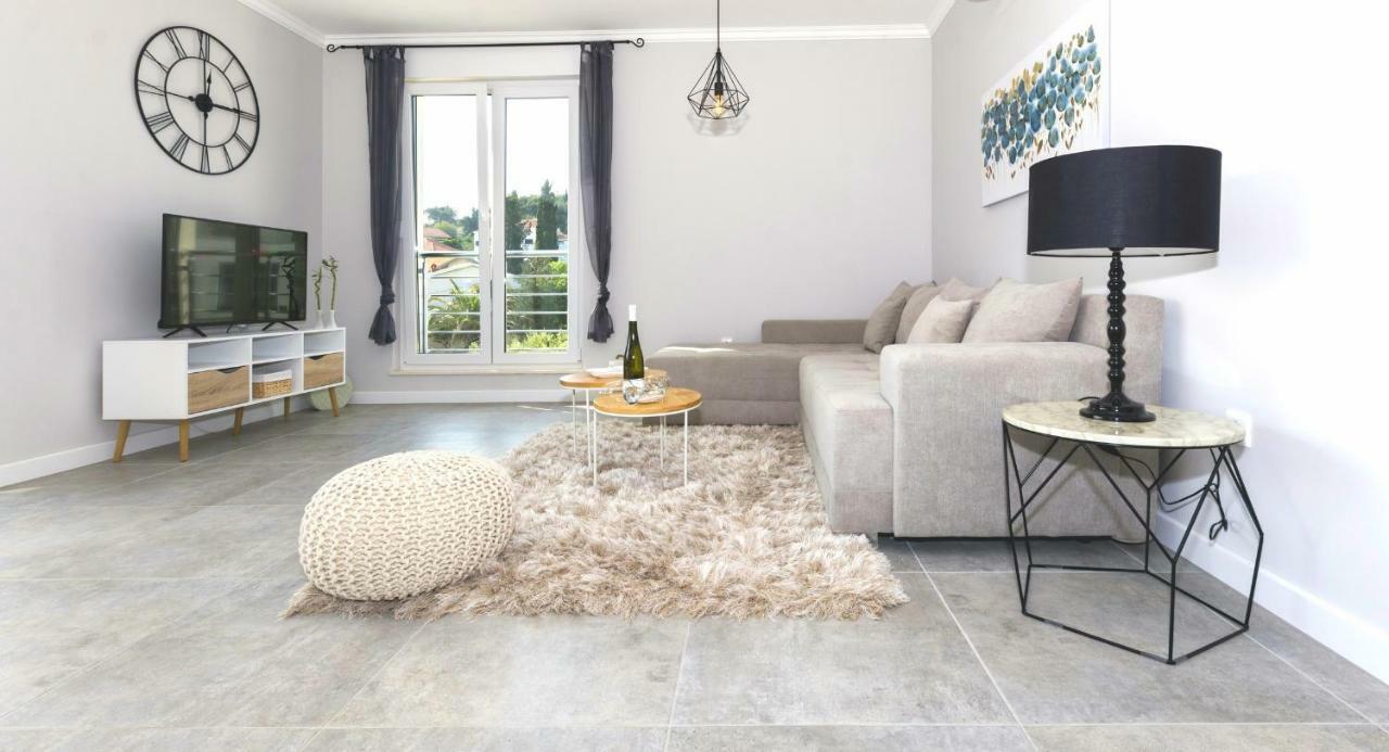 Petra'S Place - Sea View Apartment سلاتين المظهر الخارجي الصورة