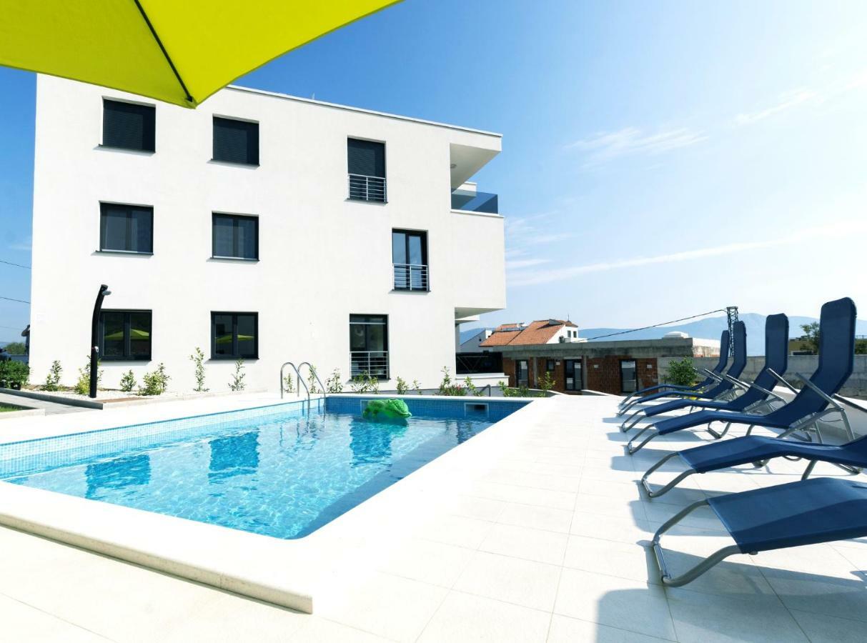 Petra'S Place - Sea View Apartment سلاتين المظهر الخارجي الصورة