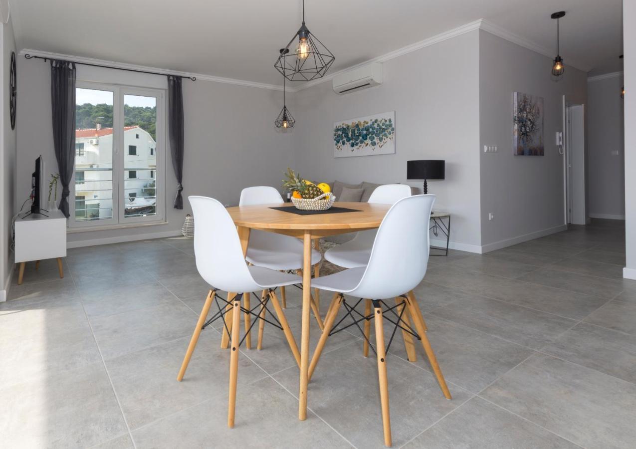 Petra'S Place - Sea View Apartment سلاتين المظهر الخارجي الصورة