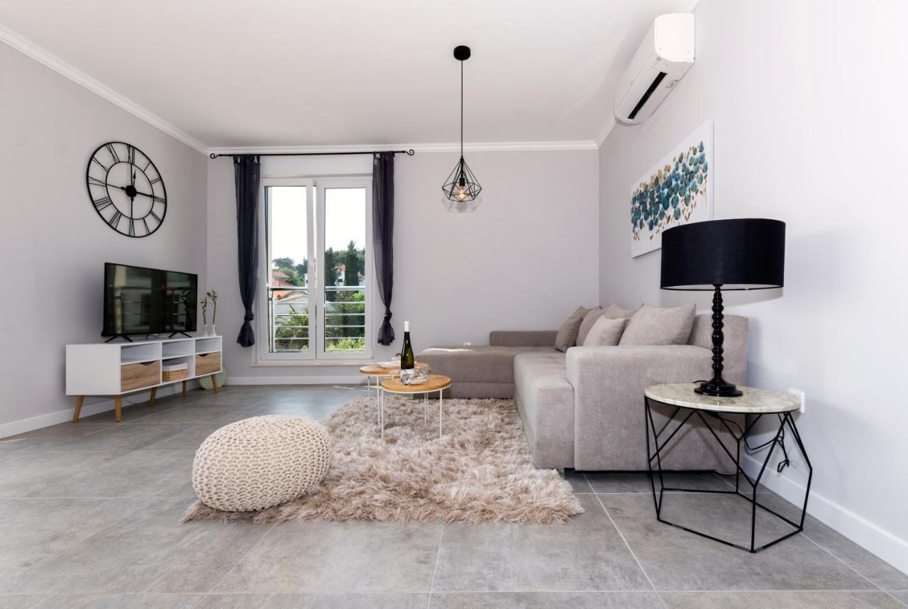 Petra'S Place - Sea View Apartment سلاتين المظهر الخارجي الصورة