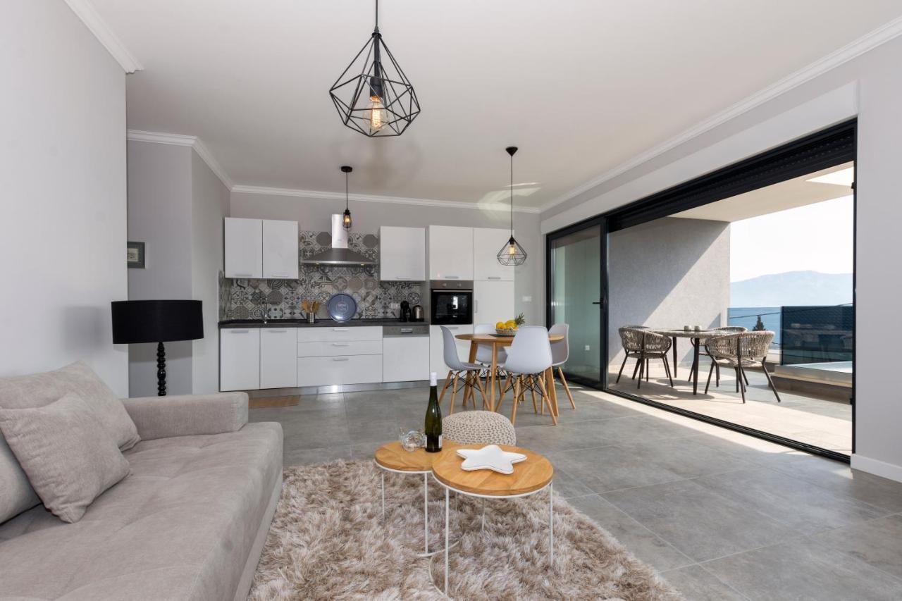 Petra'S Place - Sea View Apartment سلاتين المظهر الخارجي الصورة