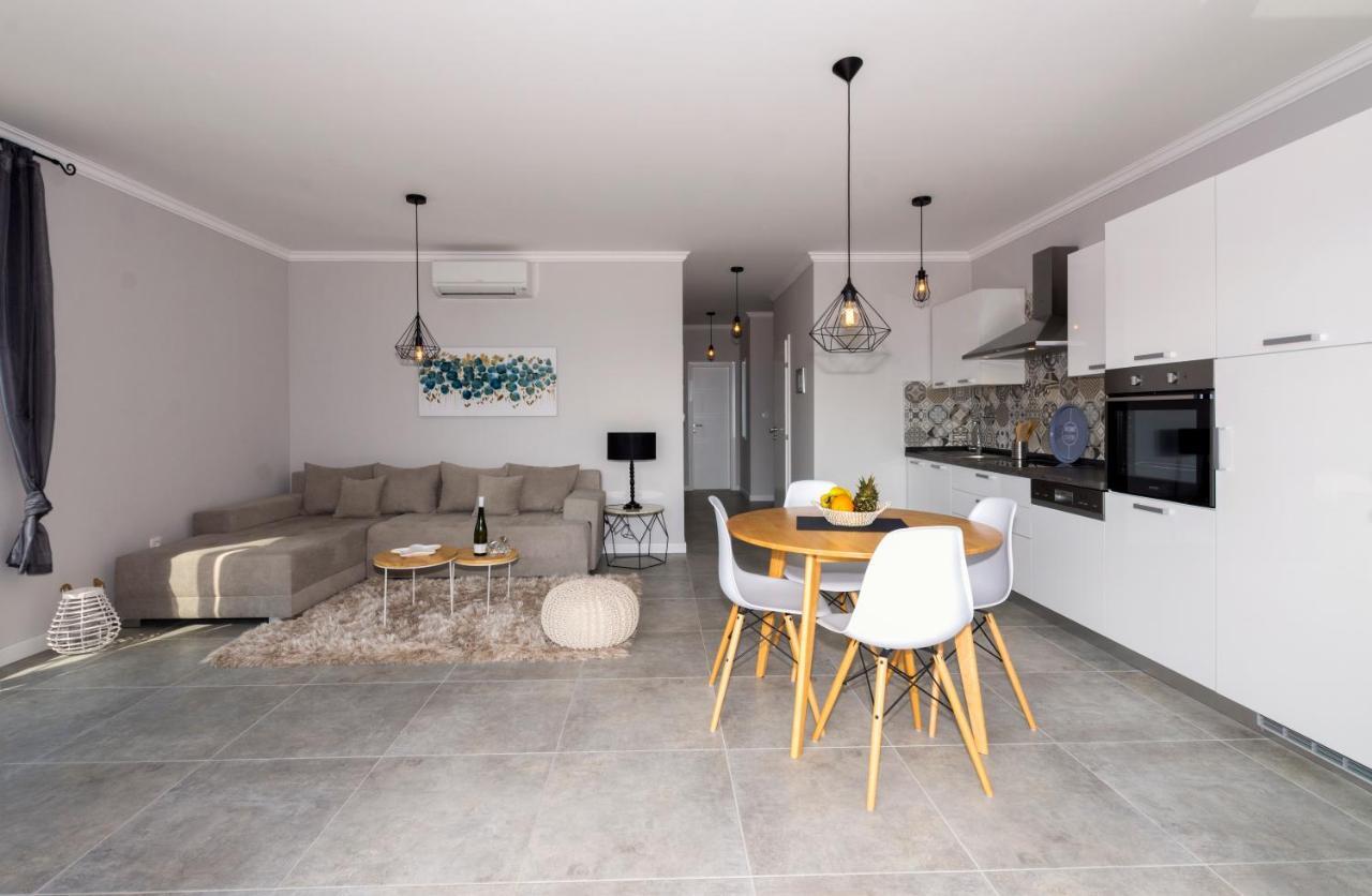 Petra'S Place - Sea View Apartment سلاتين المظهر الخارجي الصورة