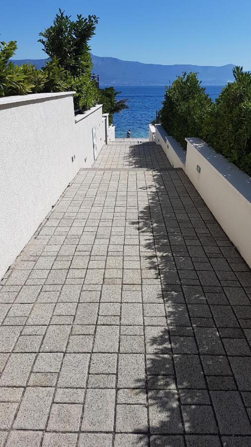 Petra'S Place - Sea View Apartment سلاتين المظهر الخارجي الصورة